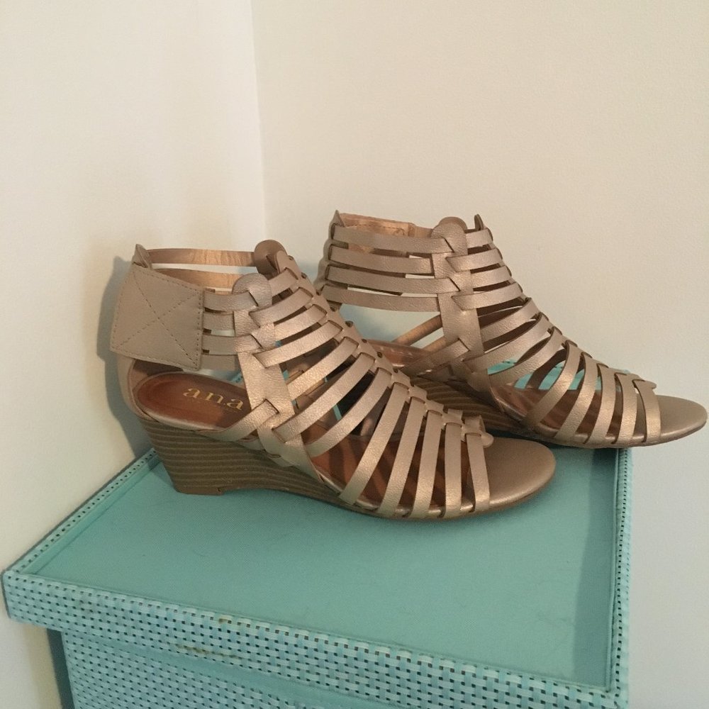 Gold wedges